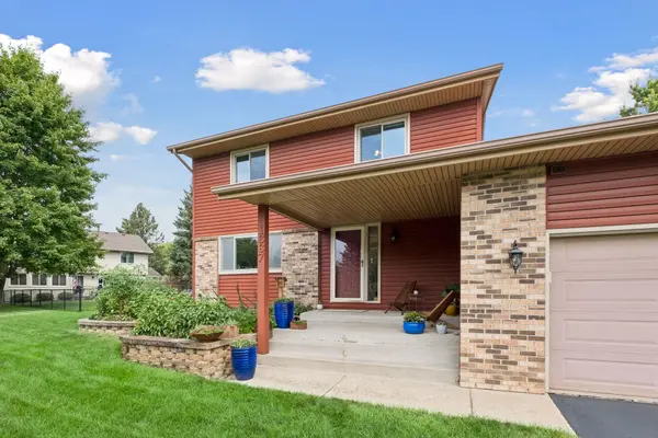 1667 Sherwood WAY, Eagan, MN 55122