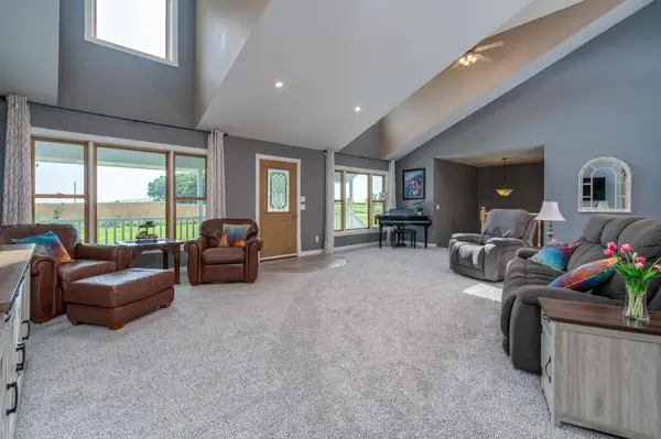 18500 510th AVE, Lake Crystal, MN 56055
