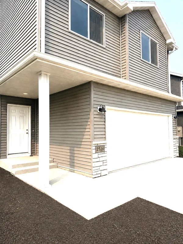 2516 38th AVE S, Moorhead, MN 56560