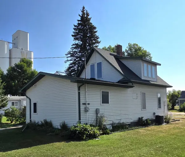 109 5th ST, Kathryn, ND 58049