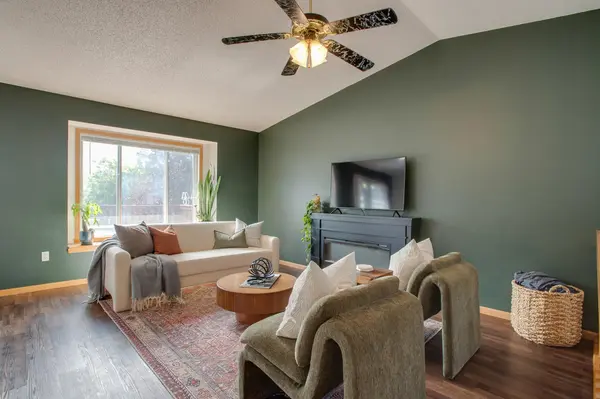 1427 Suntree DR, West Fargo, ND 58078