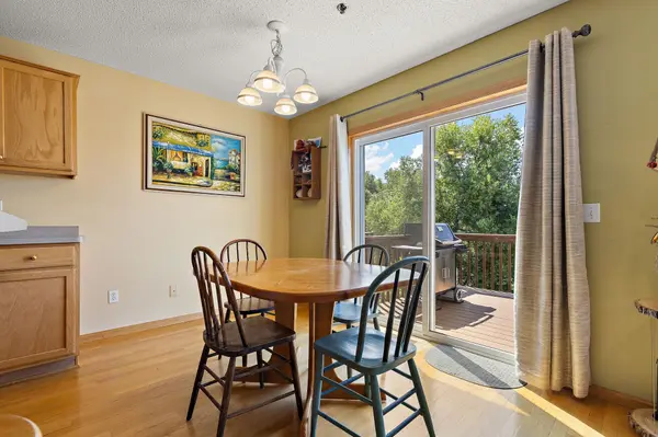 497 Pleasant LN, Chaska, MN 55318