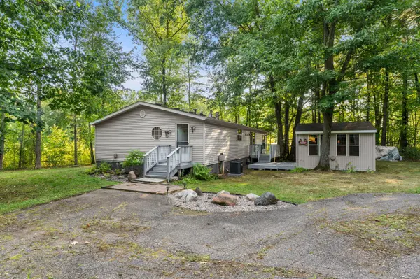 17473 Peggy LN, Grasston, MN 55030