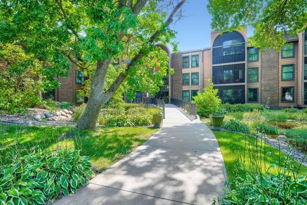 9600 Portland AVE S #317, Bloomington, MN 55420