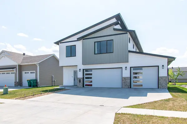 6013 Kodiak LN, Horace, ND 58047
