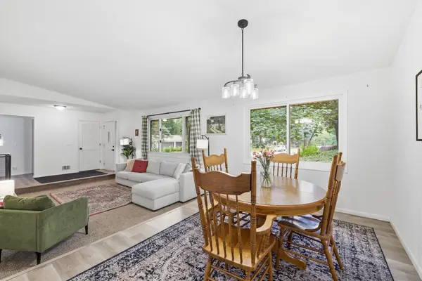 135 Sabra CT, Apple Valley, MN 55124