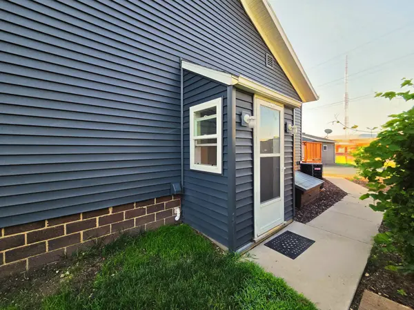 615 Elm AVE W, Waseca, MN 56093