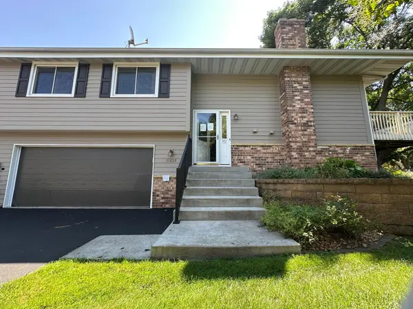 11232 Vessey CIR, Bloomington, MN 55437