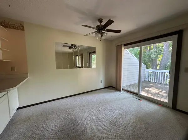 11232 Vessey CIR, Bloomington, MN 55437