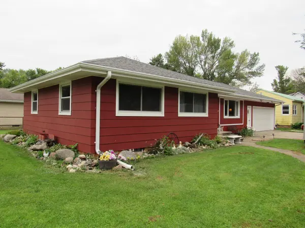 102 6th ST S, Swea City, IA 50590