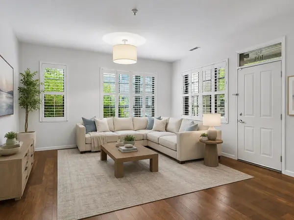 2566 Ellis AVE #104, Saint Paul, MN 55114