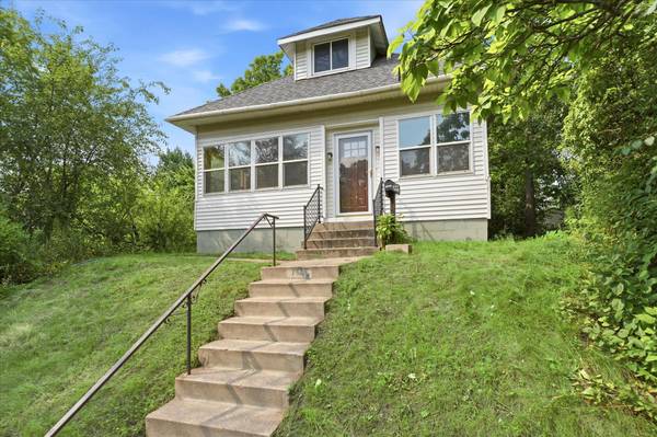 1565 7th ST E, Saint Paul, MN 55106