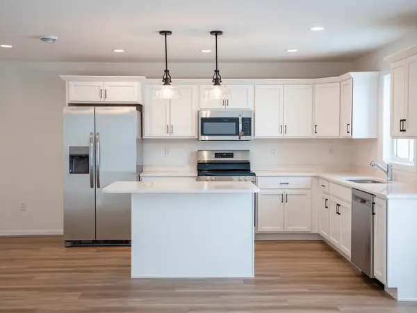 1142 W 55 AVE, West Fargo, ND 58047