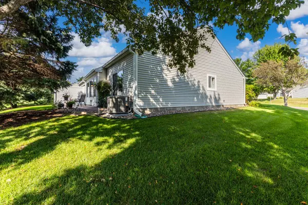 7490 Hinton Park AVE S, Cottage Grove, MN 55016