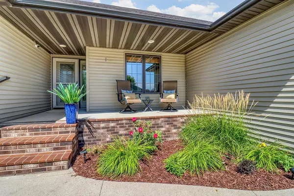 555 Queens CT, Moorhead, MN 56560
