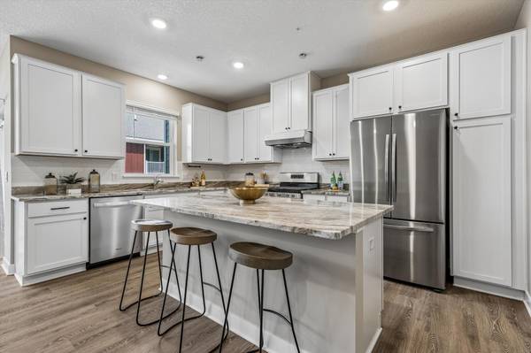 16451 Jaffna PL, Lakeville, MN 55044