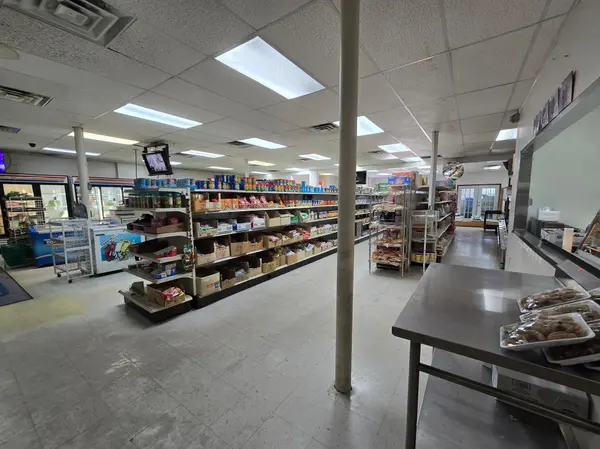 4165 Hubbard AVE N, Robbinsdale, MN 55422
