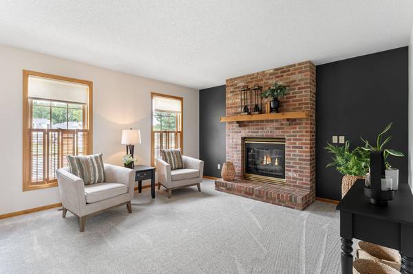 1115 Jerake PL, Owatonna, MN 55060