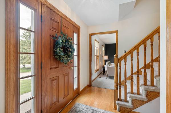 1115 Jerake PL, Owatonna, MN 55060