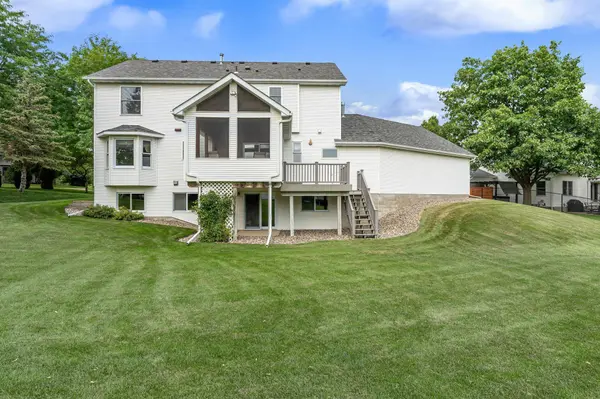 1115 Jerake PL, Owatonna, MN 55060
