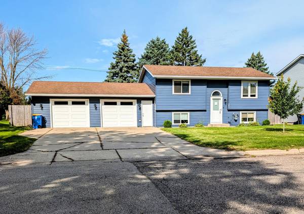 404 Kim LN, Owatonna, MN 55060