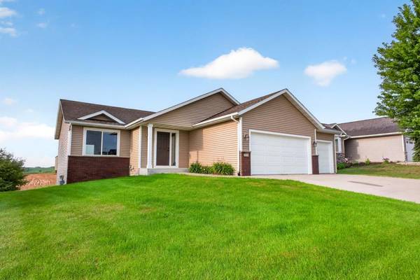 5662 King Arthur RD NW, Rochester, MN 55901