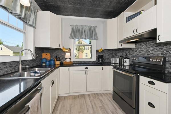 902 E 8th ST, Superior, WI 54880