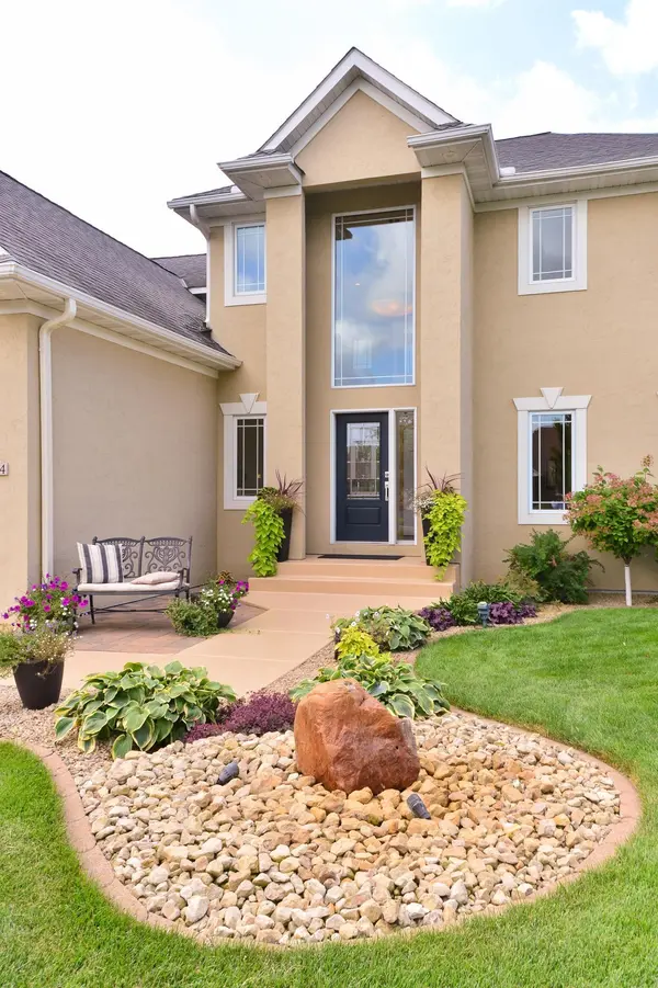 6324 Cherokee TRL, Lino Lakes, MN 55038
