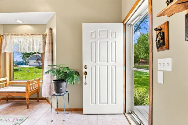 33165 Marmon ST NE, Cambridge, MN 55008