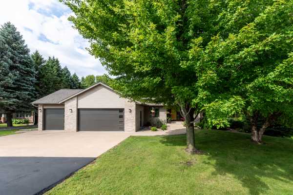 24200 Gingerale TRL, Madison Lake, MN 56063