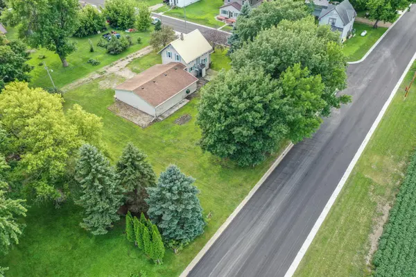 741 East ST, Stewart, MN 55385