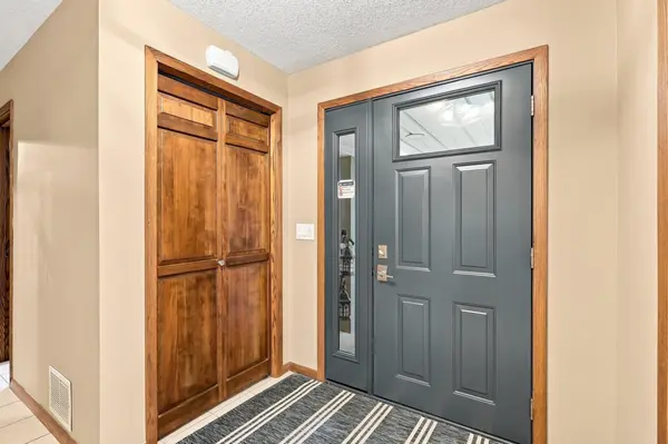 2917 Sequoia CT, Burnsville, MN 55337