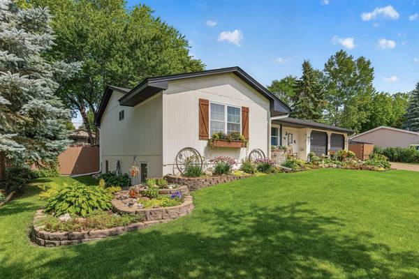 517 5 1/2 ST NW, Elk River, MN 55330
