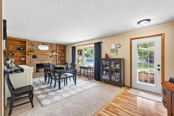 517 5 1/2 ST NW, Elk River, MN 55330