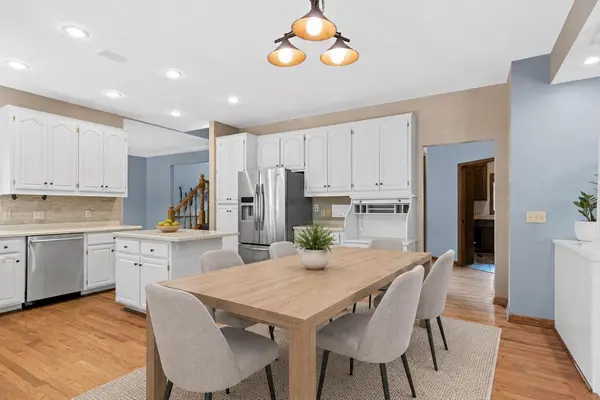 8441 W Lake DR, Chanhassen, MN 55317