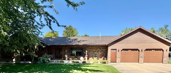 1625 Edgewater DR, Lake Benton, MN 56149