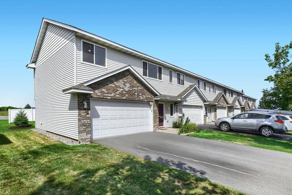 4024 Blakewood DR, Shakopee, MN 55379