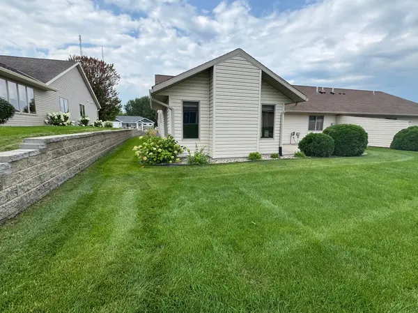 1724 Lower Trentwood CIR NE, Willmar, MN 56201