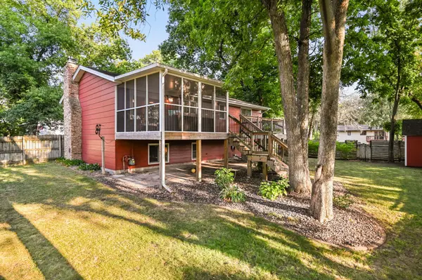 5446 Brooks CIR SE, Prior Lake, MN 55372