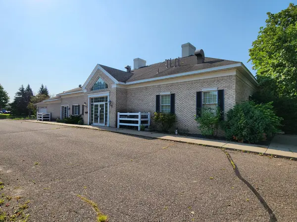 7300 42nd AVE N, New Hope, MN 55427