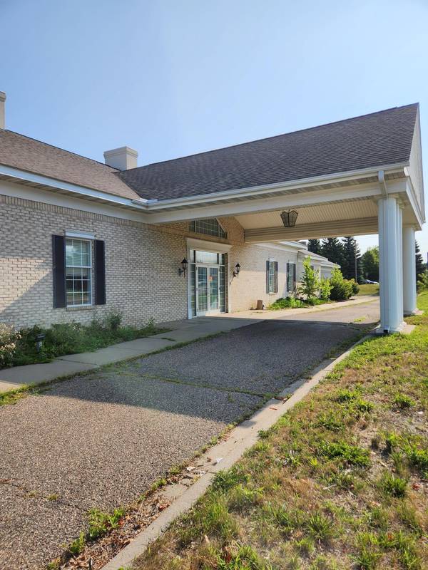 7300 42nd AVE N, New Hope, MN 55427
