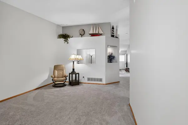 758 Garceau LN, Vadnais Heights, MN 55127
