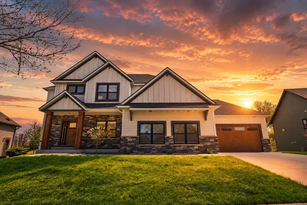 1702 Ancaster DR, Byron, MN 55920