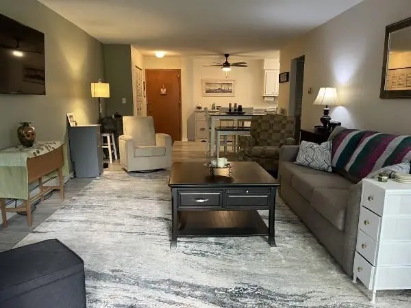 2720 Dale ST N #C113, Roseville, MN 55113