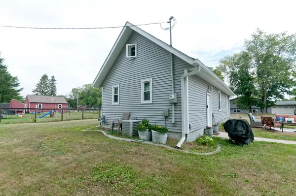 900 W Poplar AVE, Cameron, WI 54822