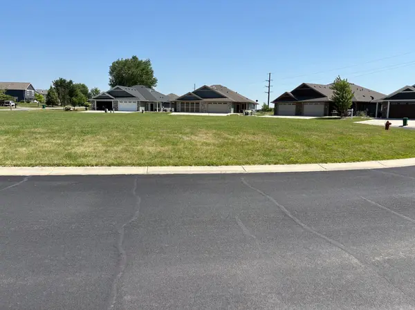 109 Highland CIR, Dassel, MN 55325