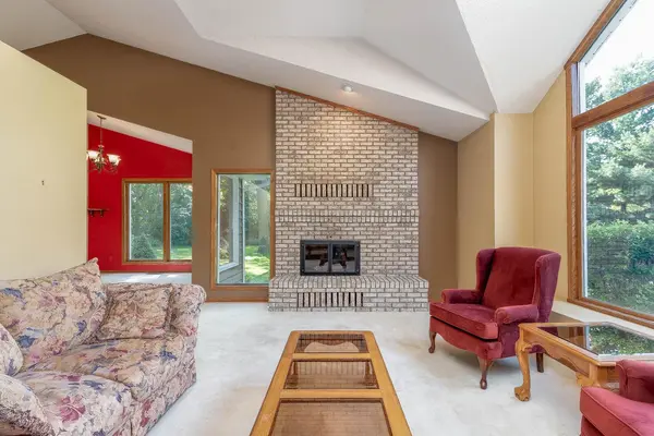 200 Greenwood DR, Mankato, MN 56001