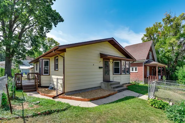 678 Case AVE, Saint Paul, MN 55106
