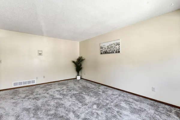 678 Case AVE, Saint Paul, MN 55106