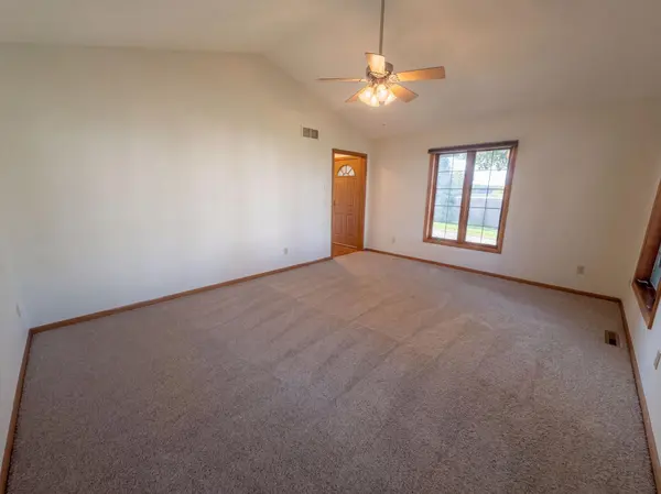 441 S Elm ST, Waconia, MN 55387